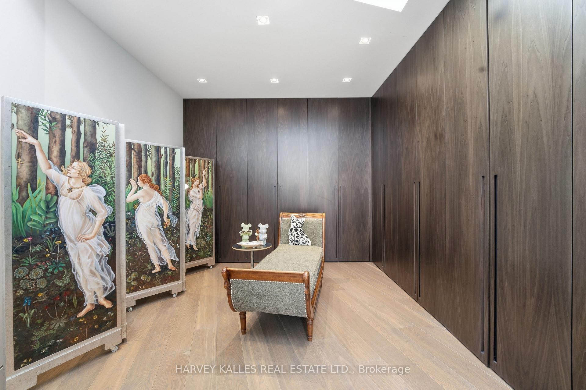 43 Hillholm Road