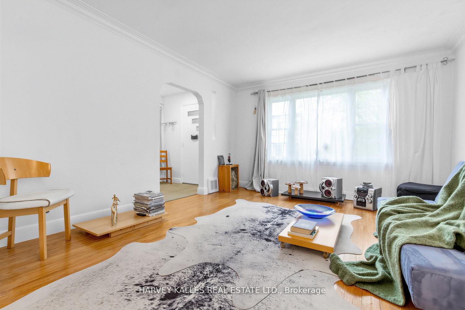 246 Burnett Avenue