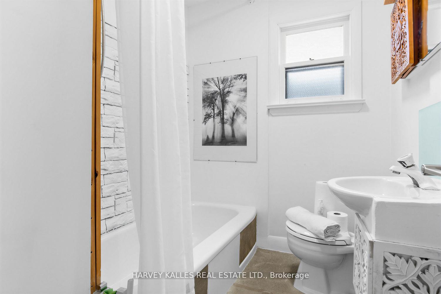 246 Burnett Avenue