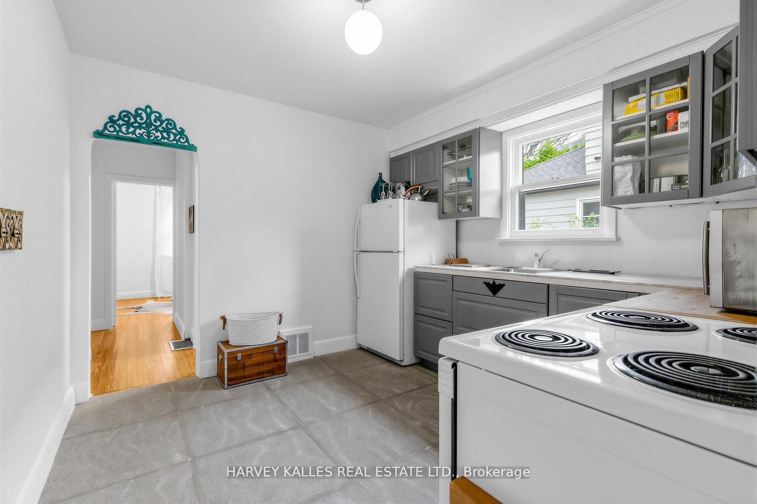 246 Burnett Avenue