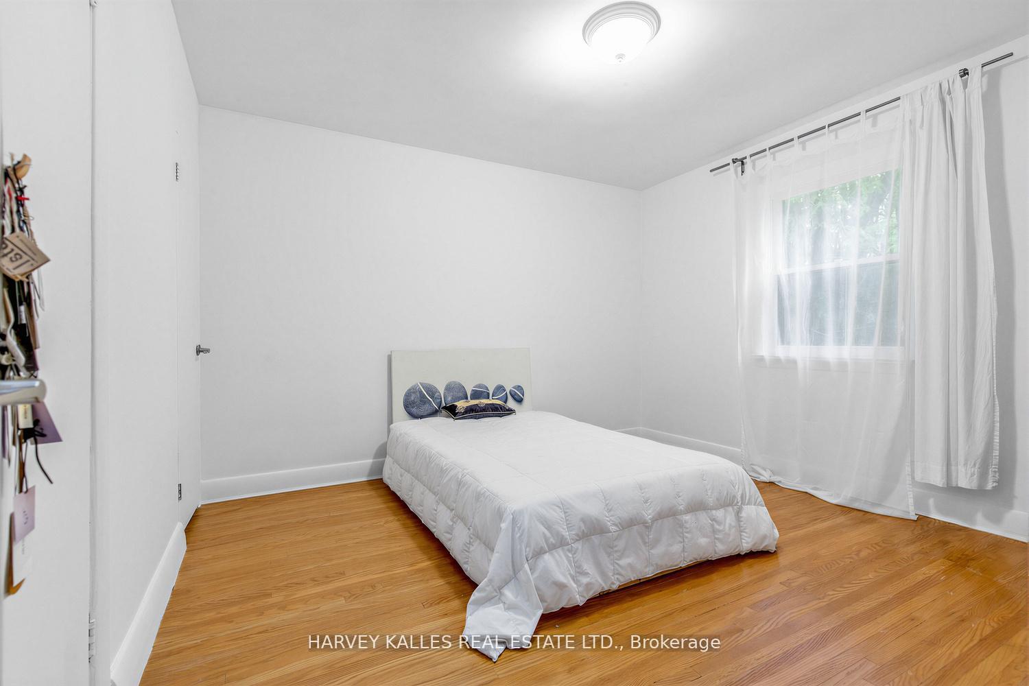 246 Burnett Avenue