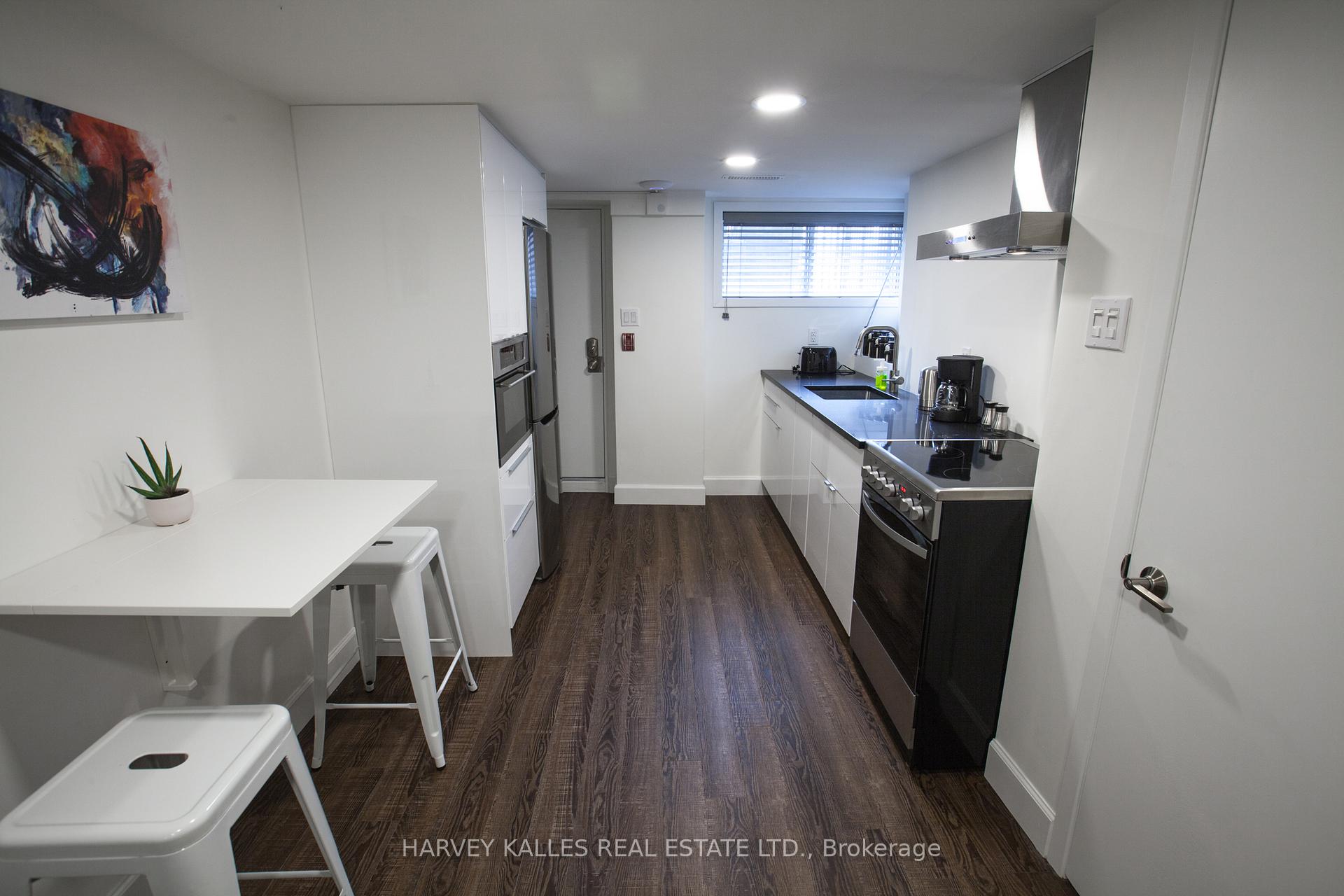 210 Gerrard Street E