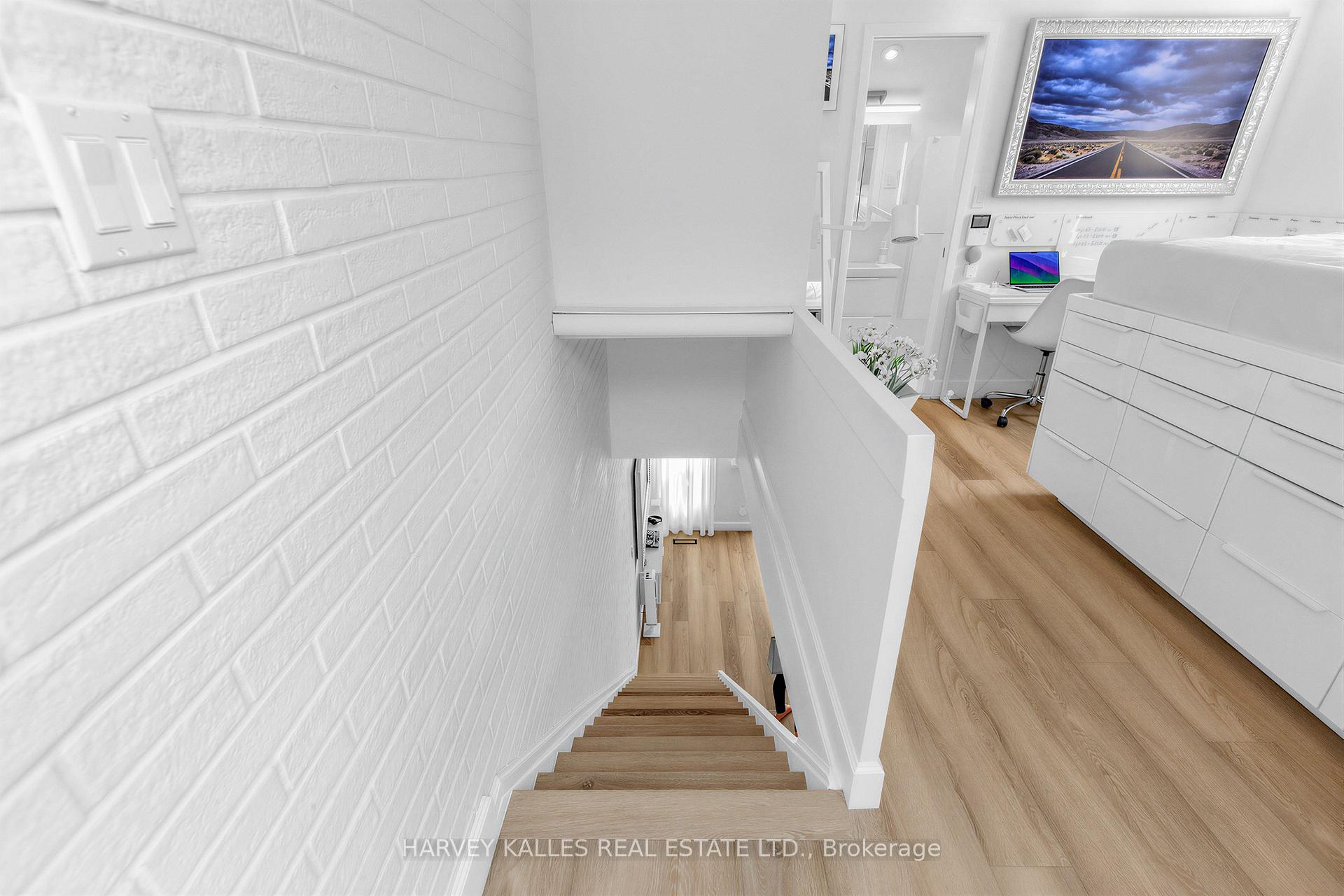 210 Gerrard Street E