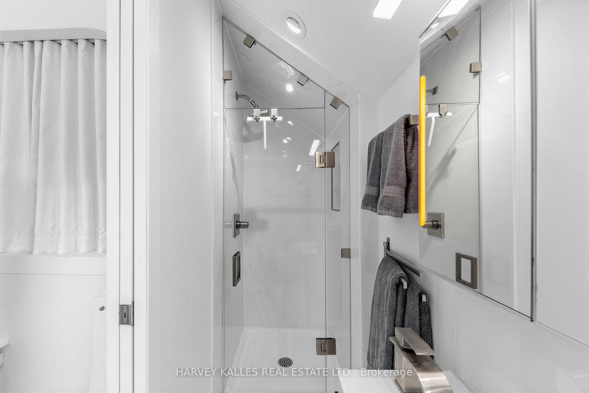 210 Gerrard Street E