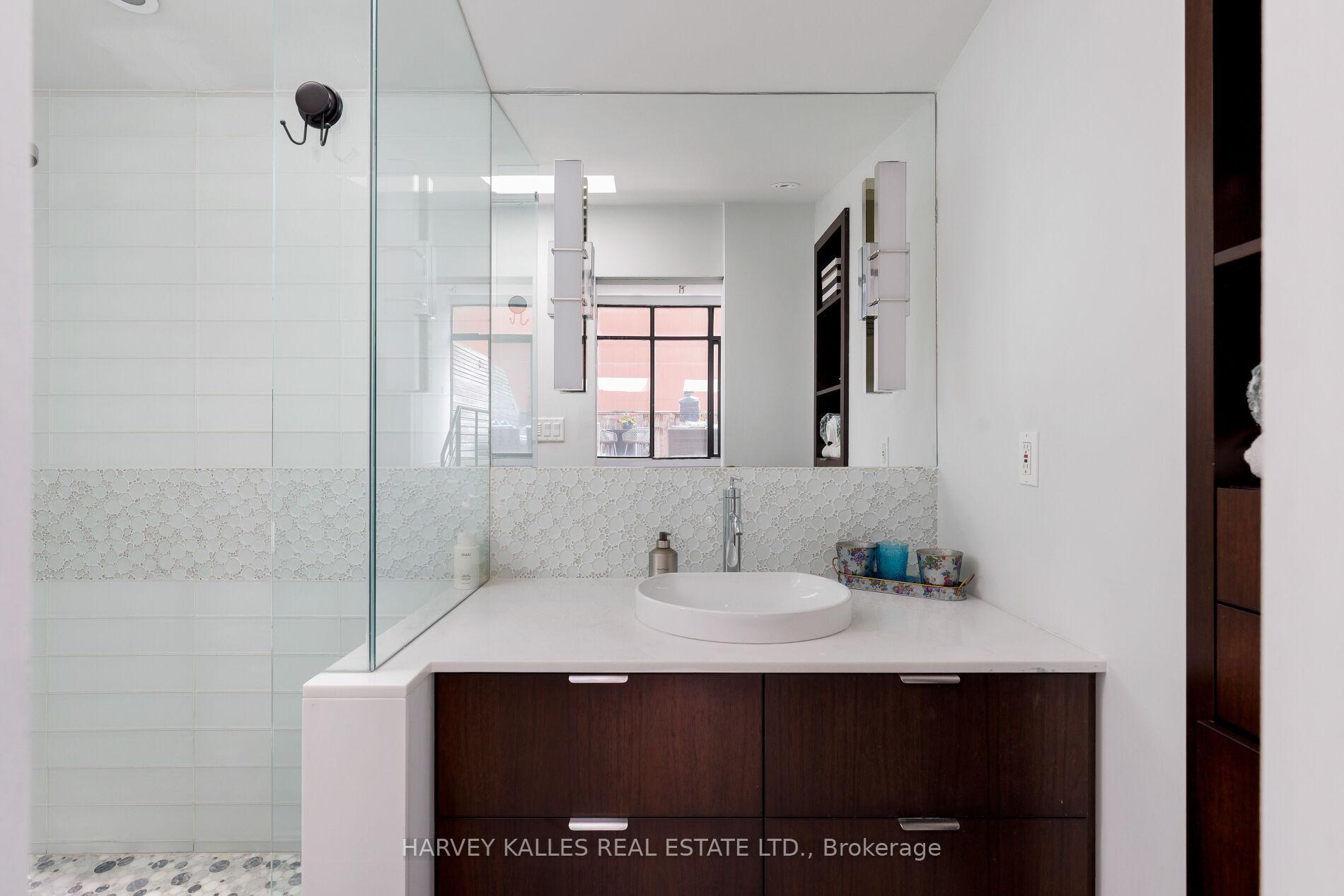 287 Richmond Street E 304