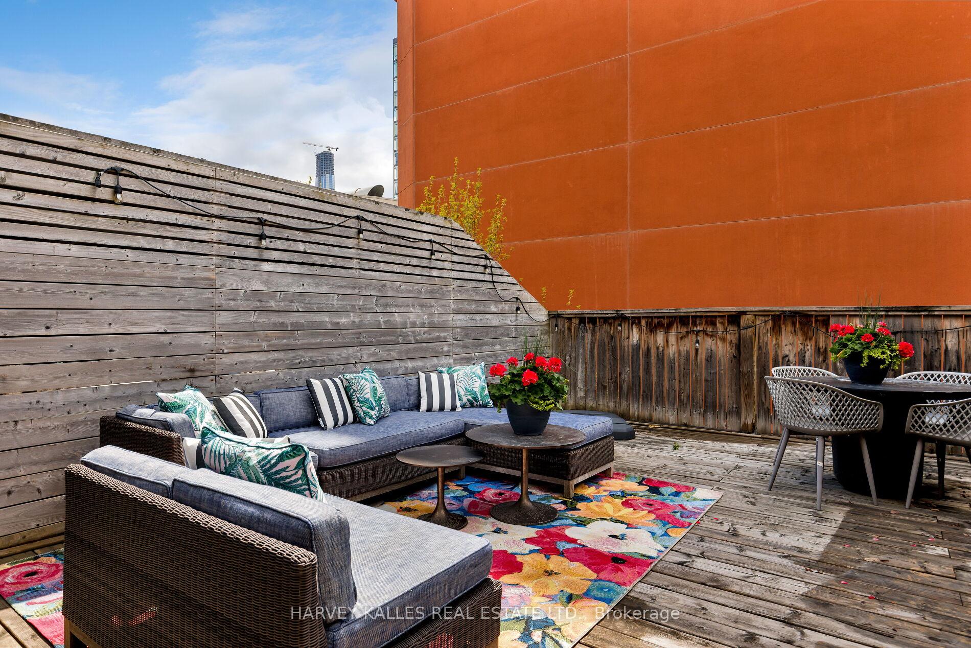 287 Richmond Street E 304