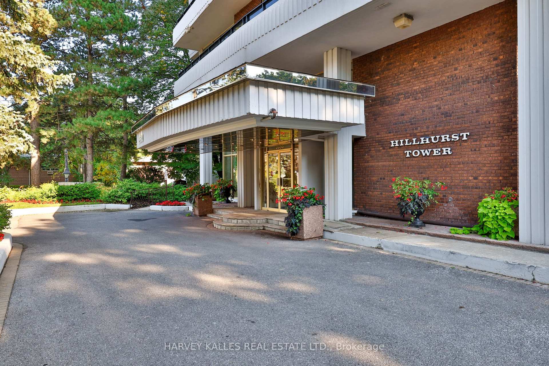 2600 Bathurst Street 1001