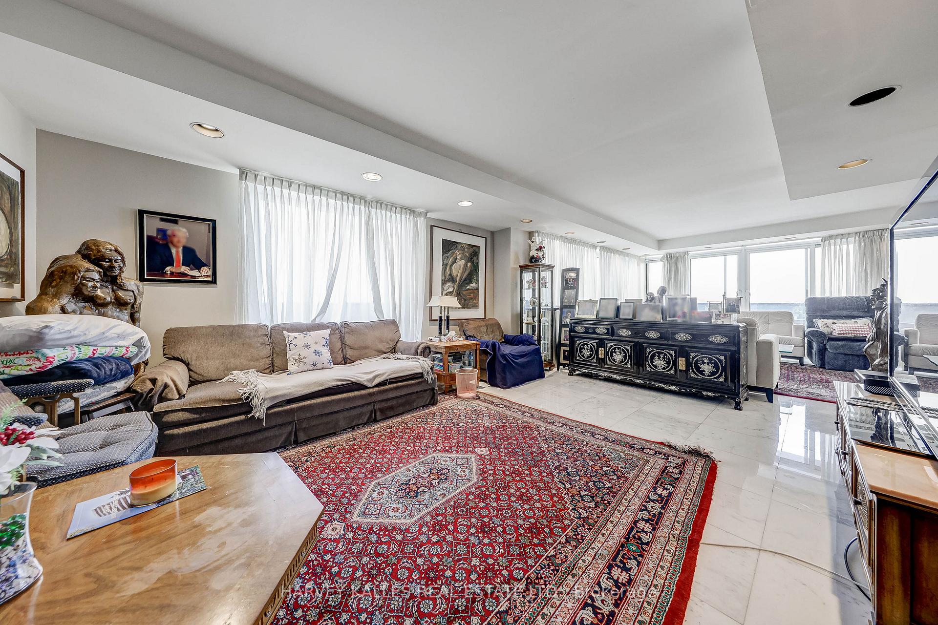 2600 Bathurst Street 1001