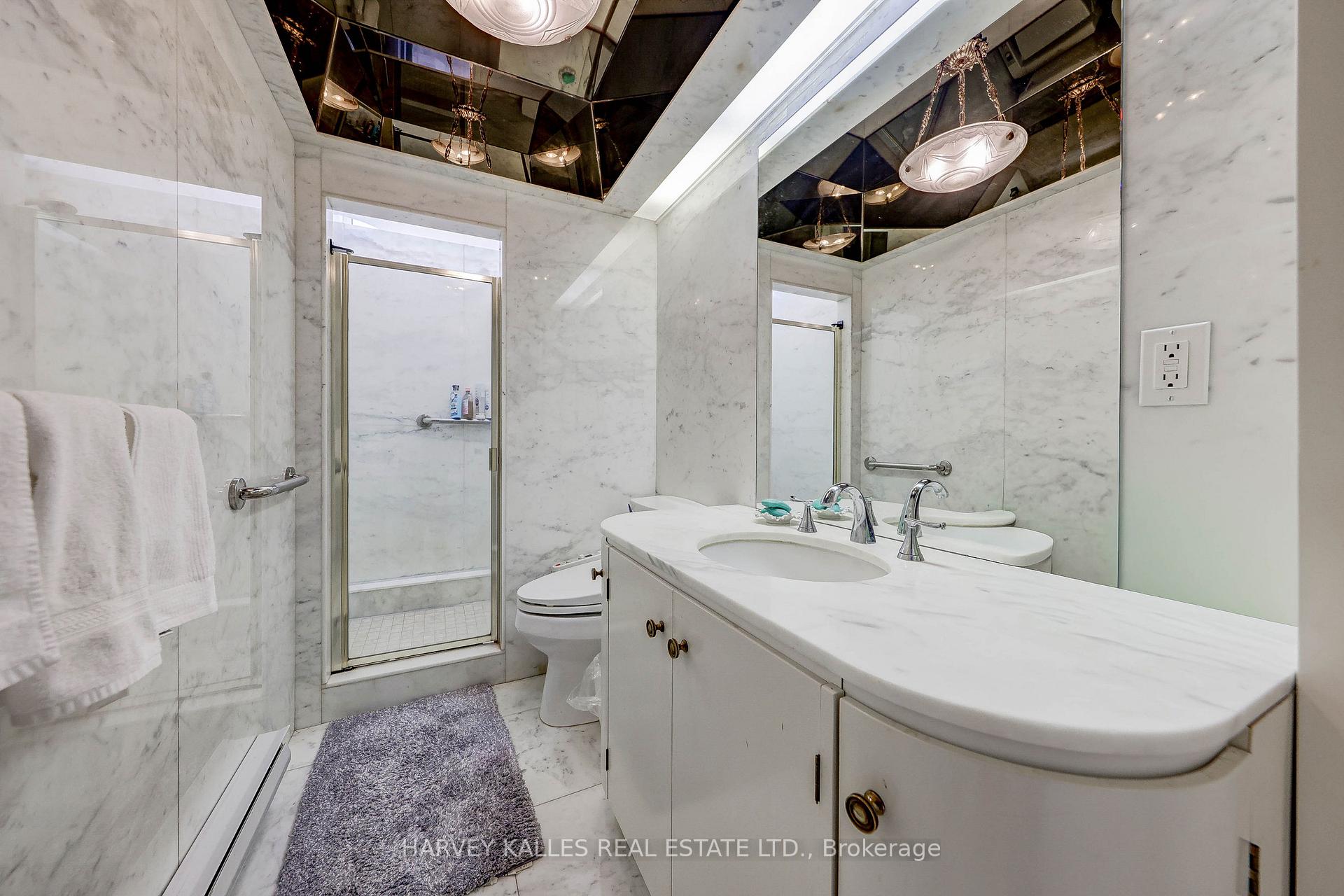 2600 Bathurst Street 1001