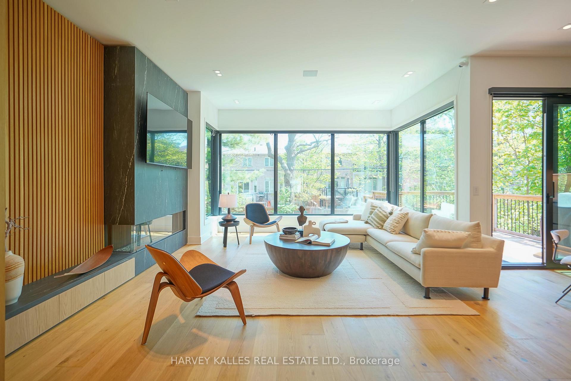 585 Bedford park Avenue
