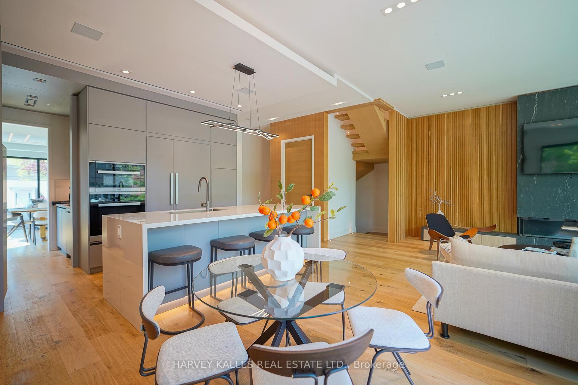 585 Bedford park Avenue
