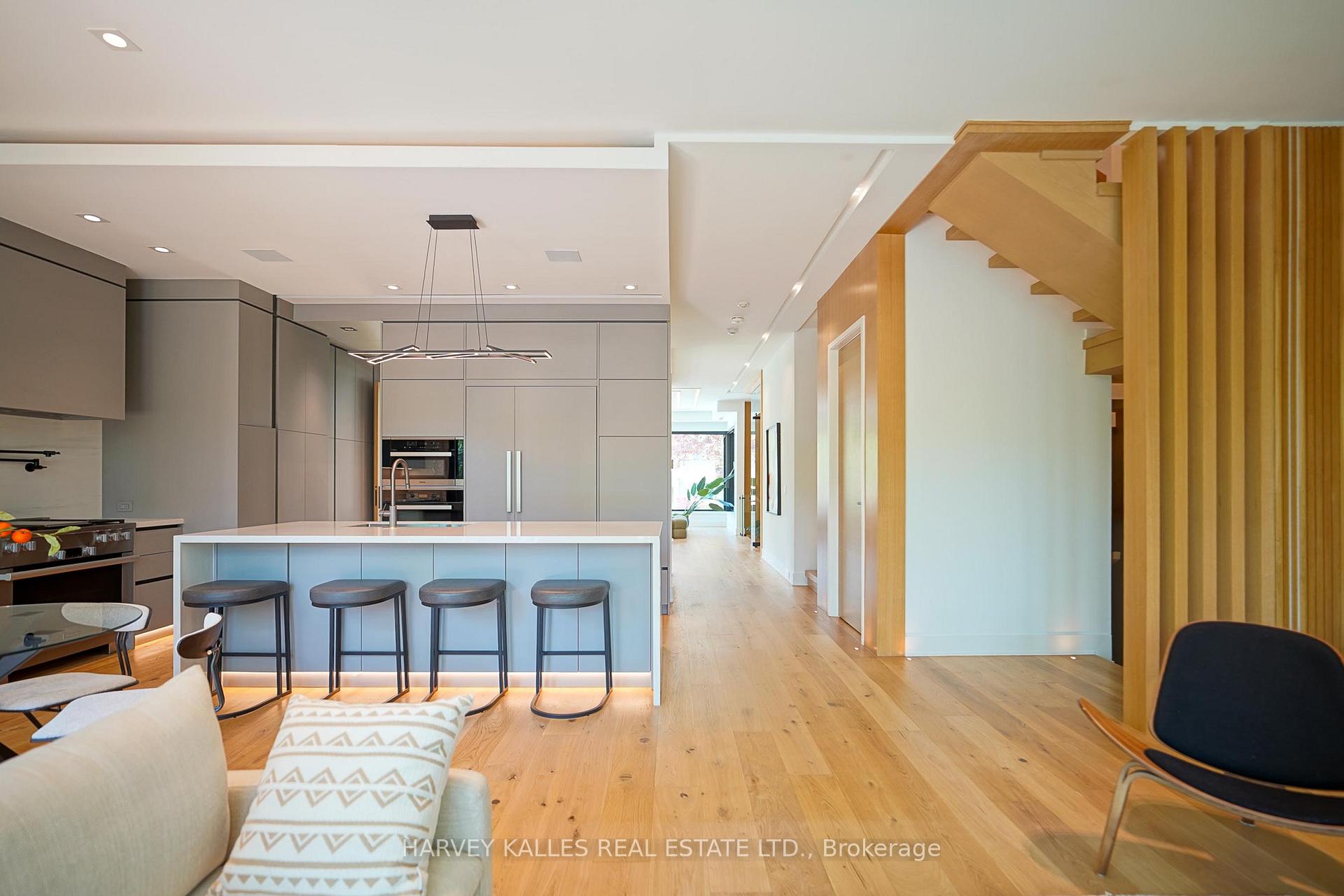 585 Bedford park Avenue