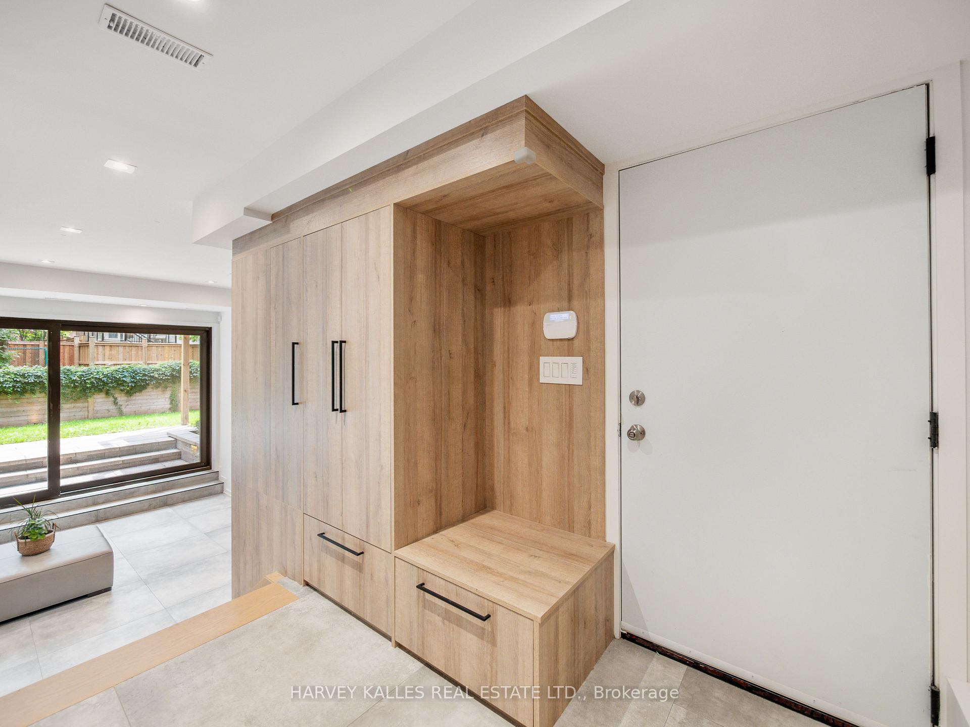 585 Bedford park Avenue