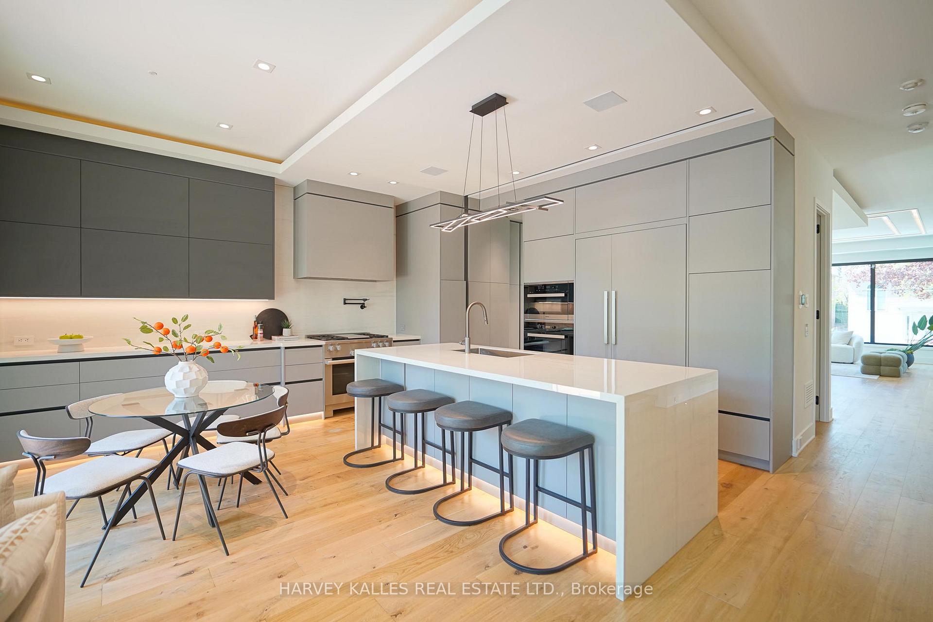 585 Bedford park Avenue