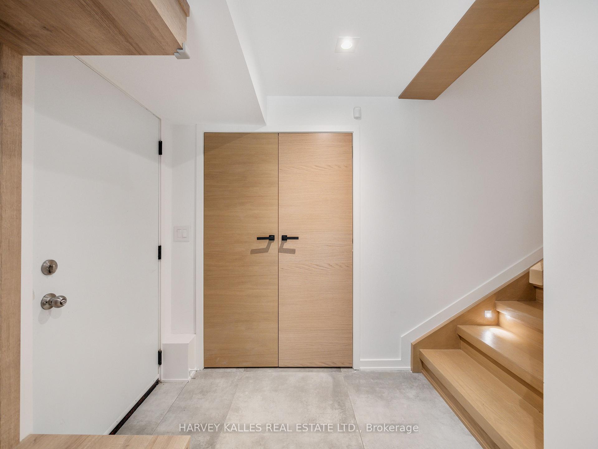 585 Bedford park Avenue