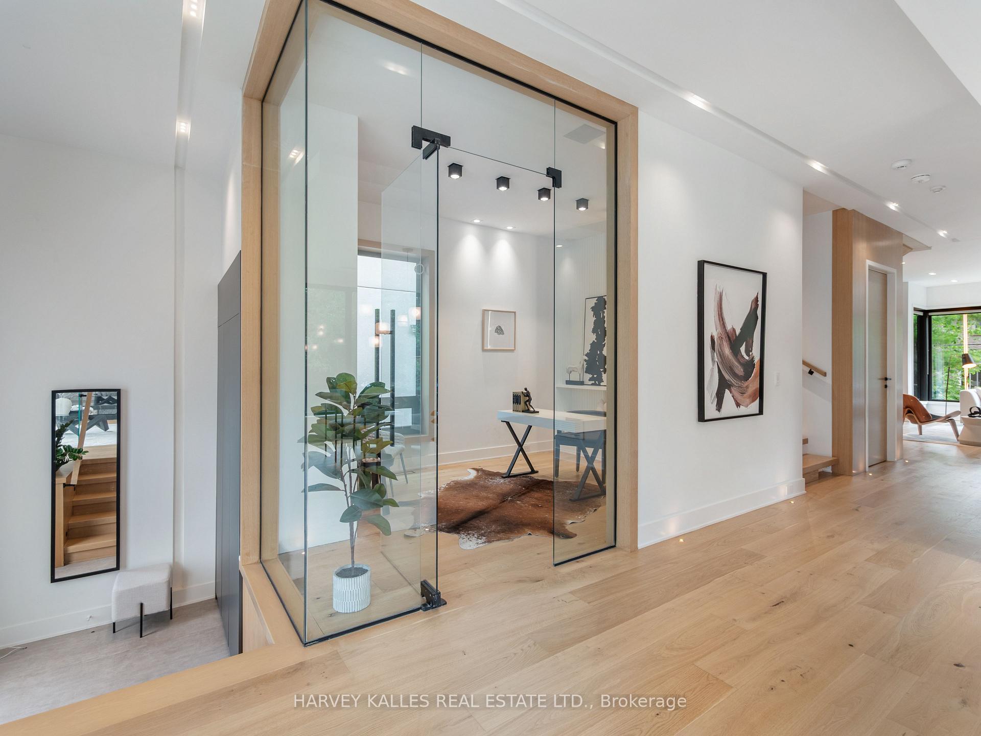 585 Bedford park Avenue