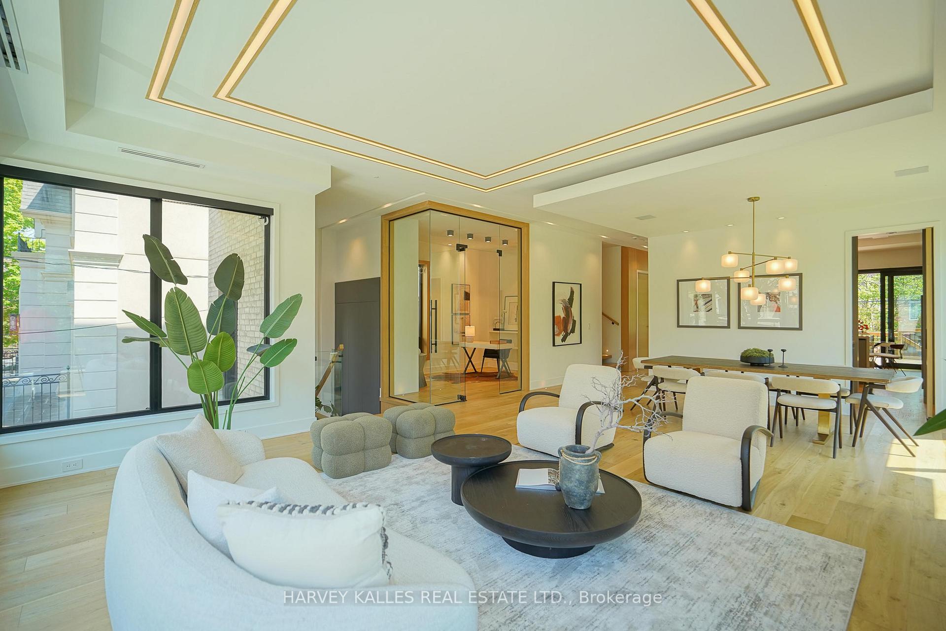 585 Bedford park Avenue