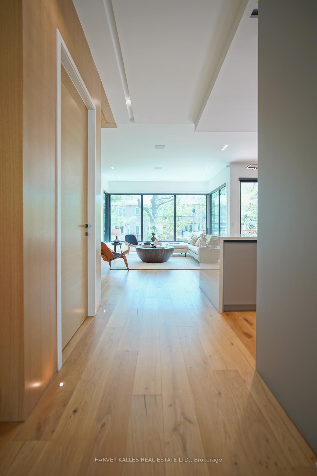 585 Bedford park Avenue