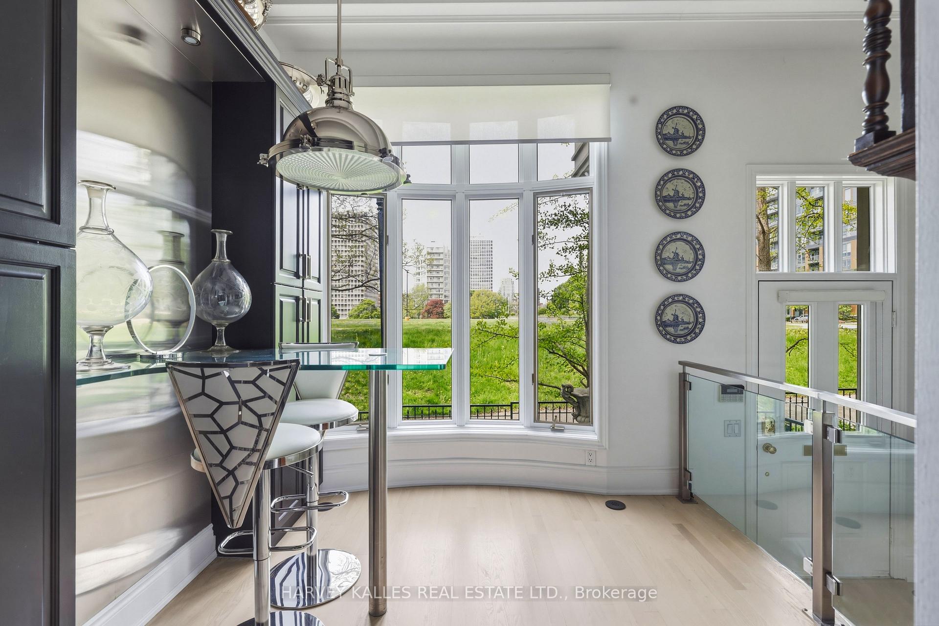 260 Russell Hill Road 21