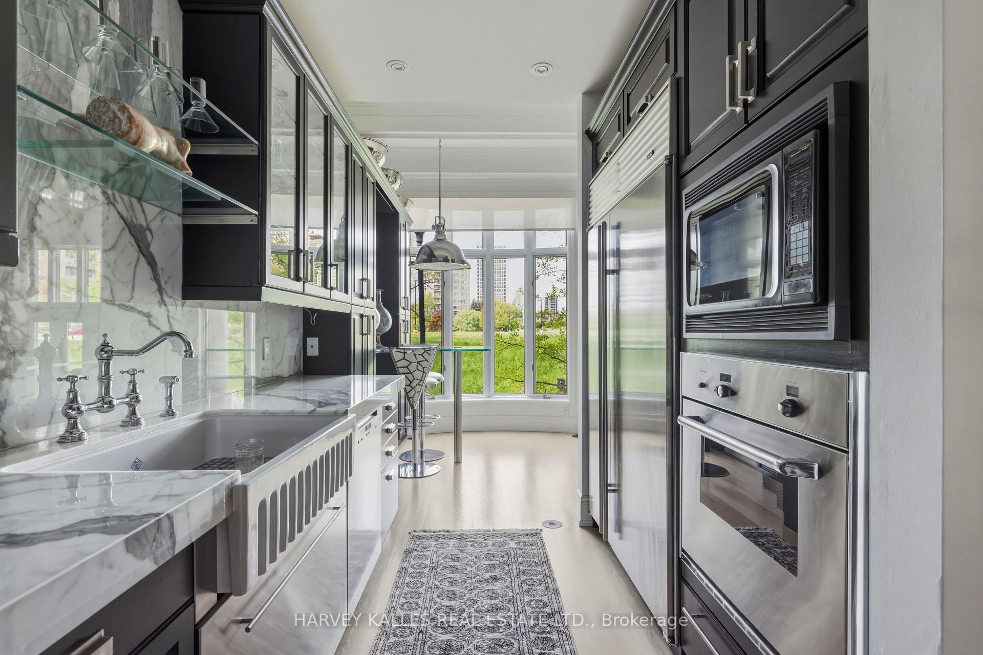 260 Russell Hill Road 21