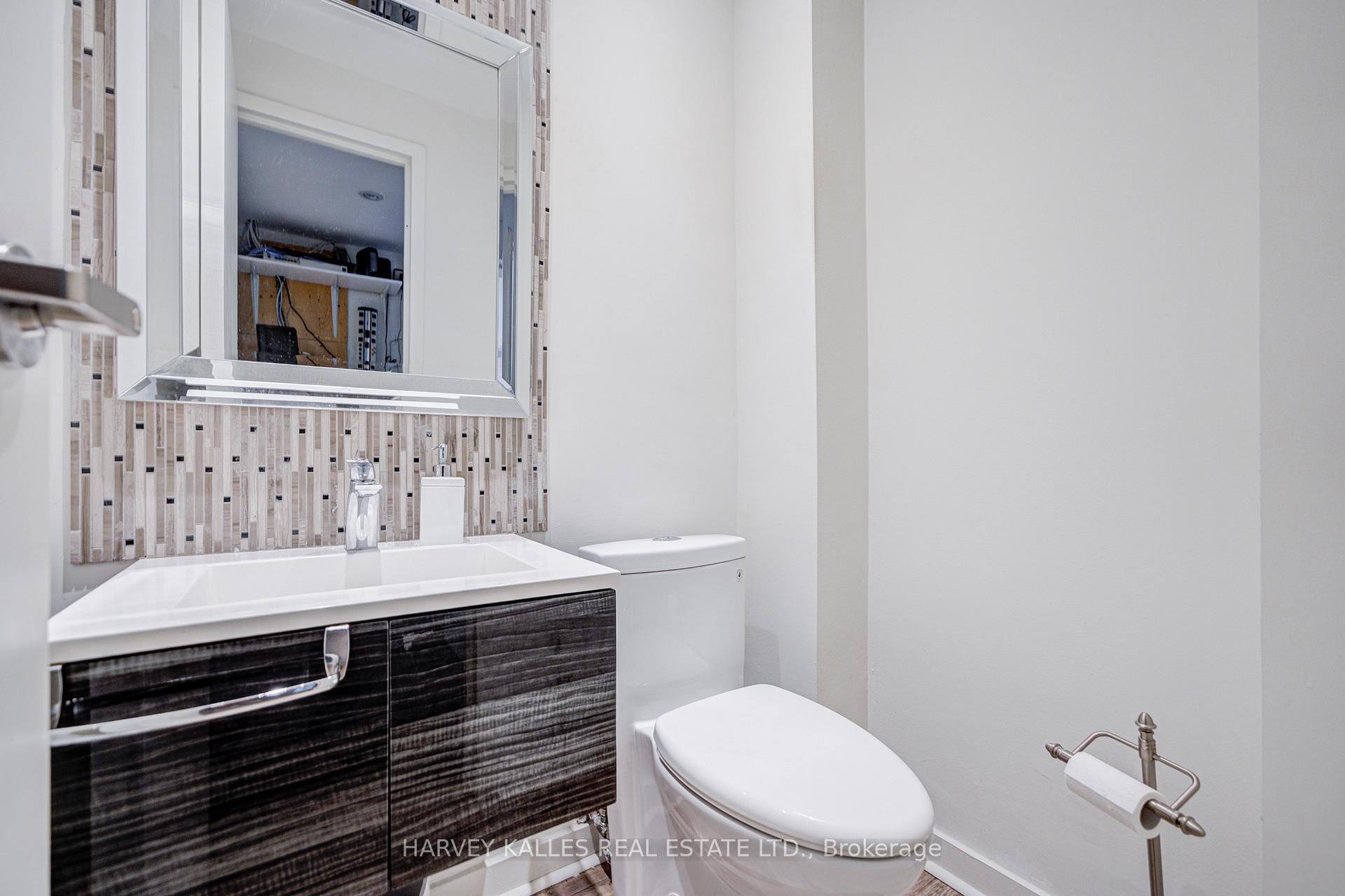 275 MacPherson Avenue 109