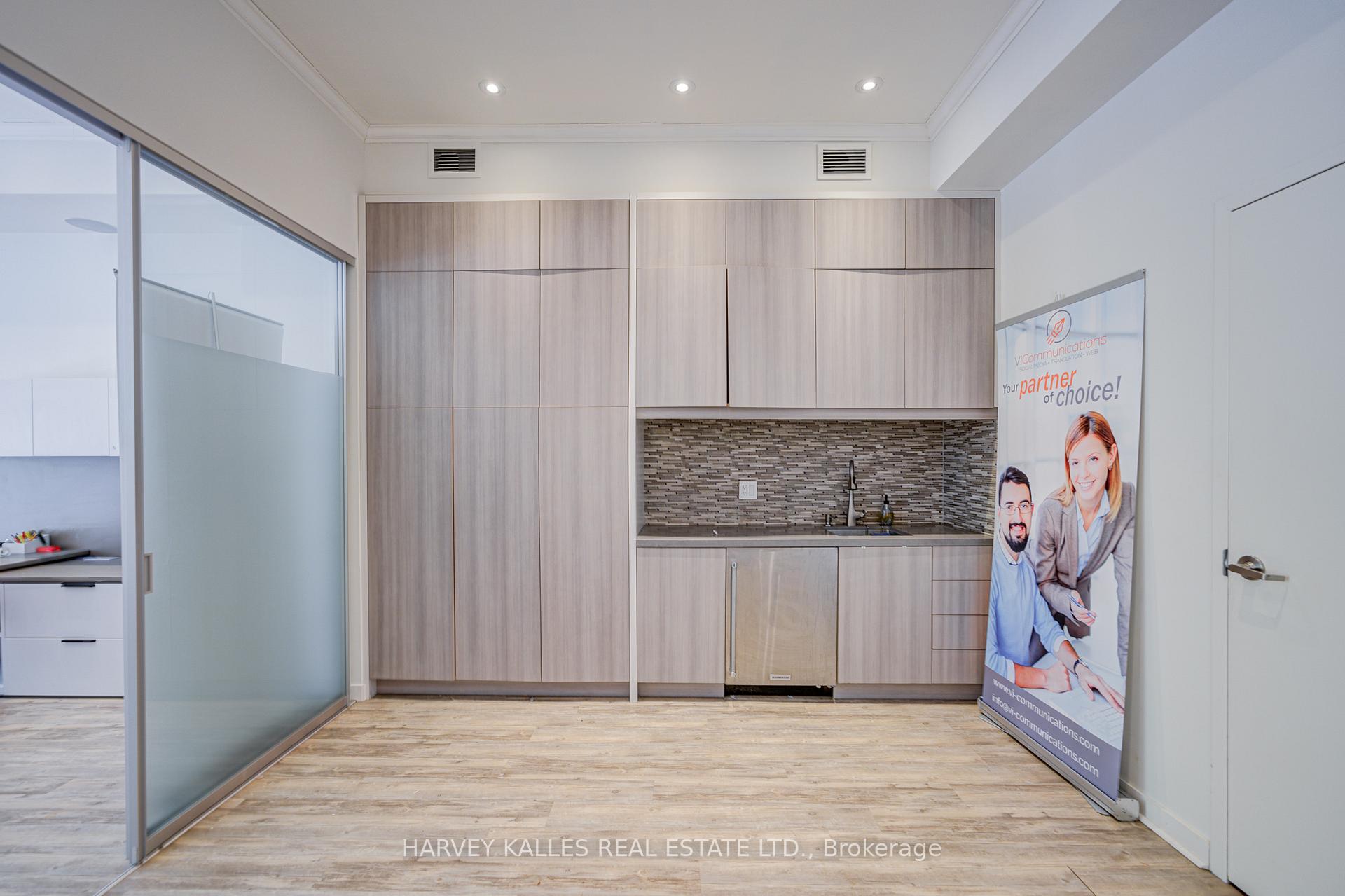 275 MacPherson Avenue 109