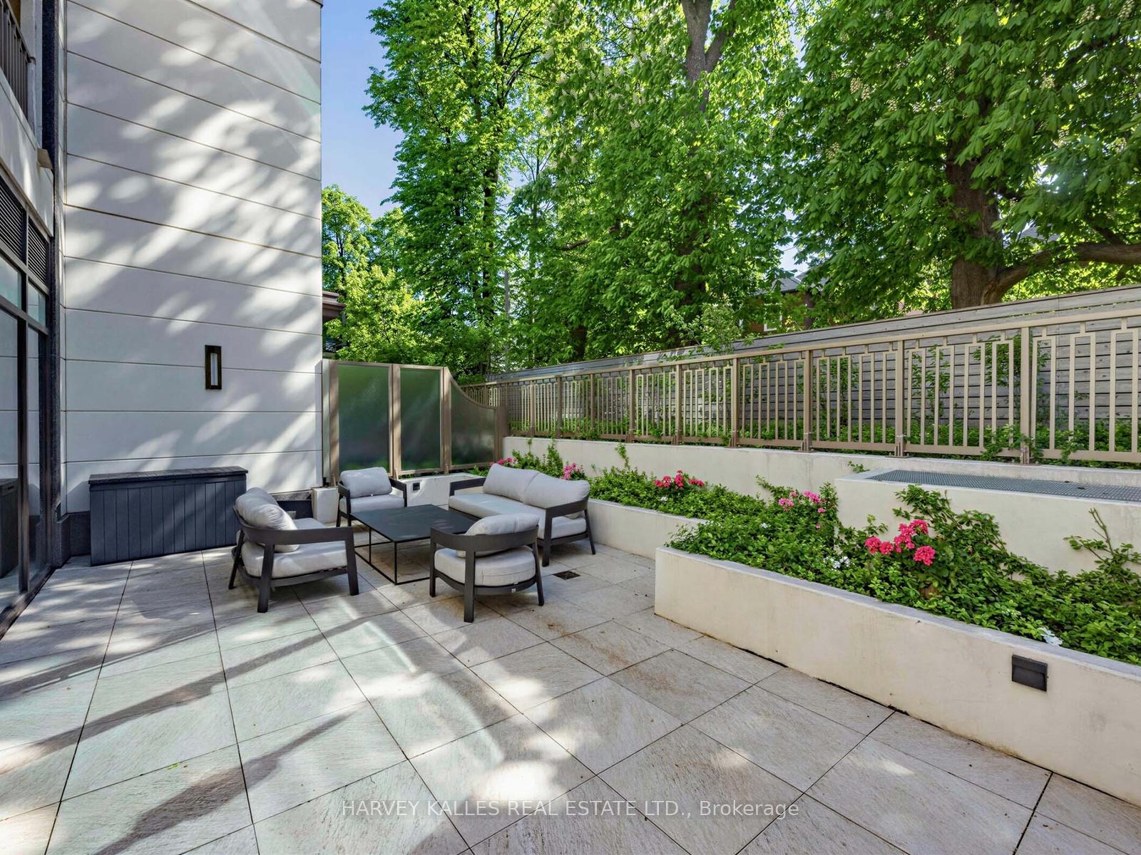 1 Strathgowan Avenue 605