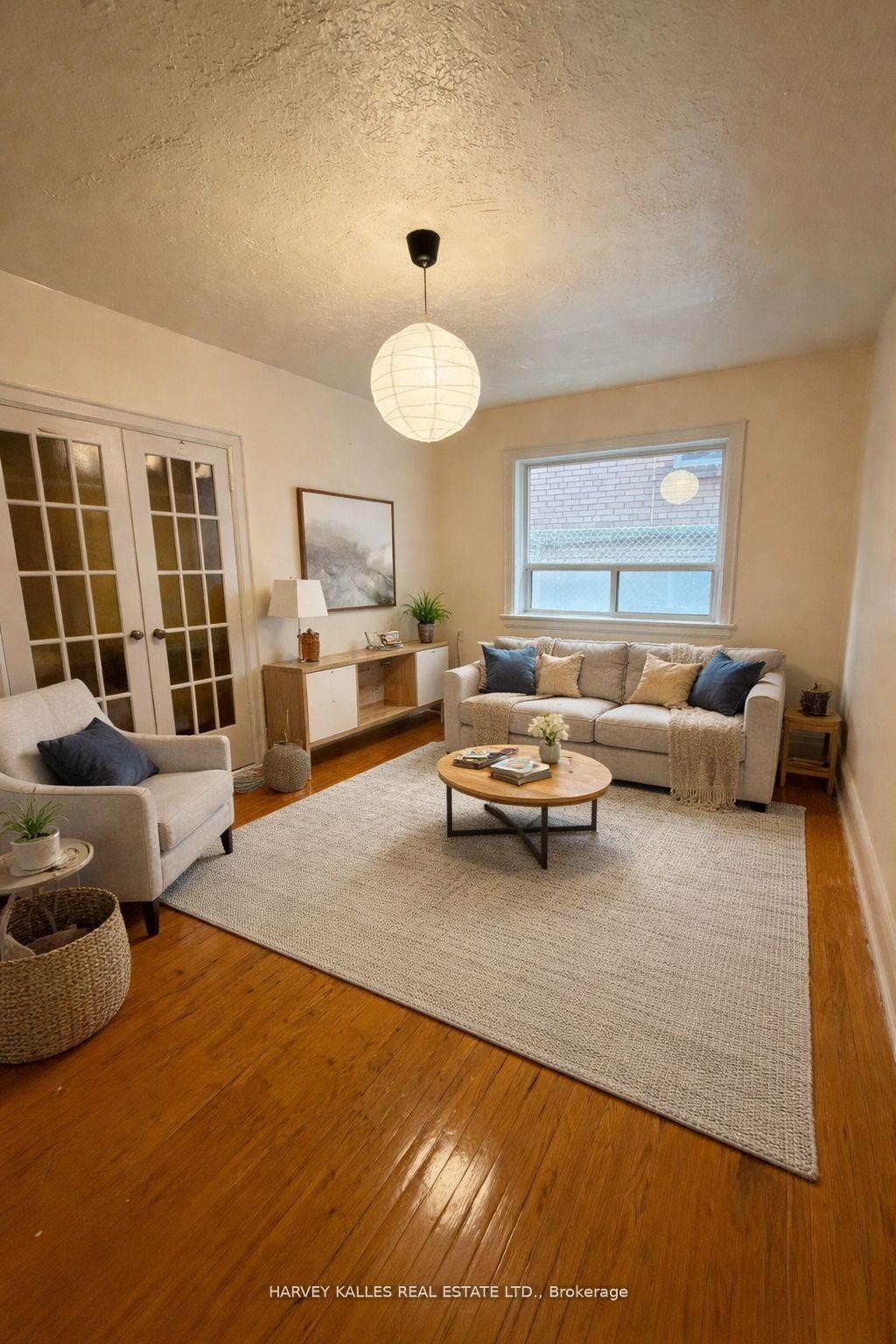 105 Kenwood Avenue Unit#103