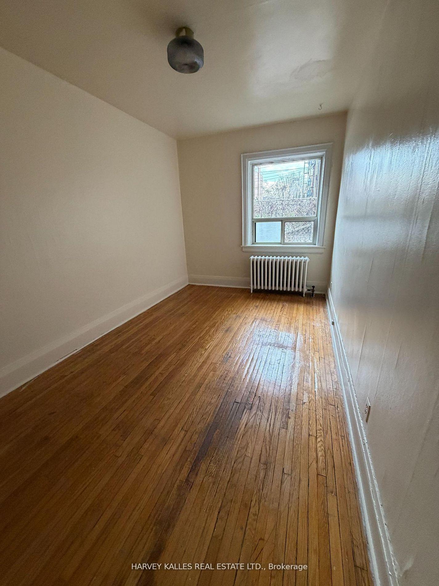105 Kenwood Avenue Unit#103