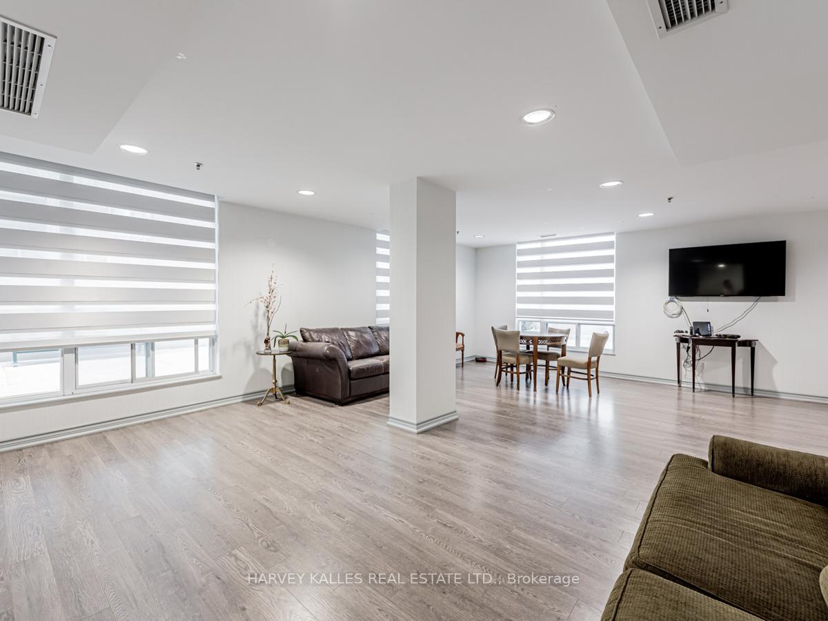 43 Eglinton Avenue E 1101