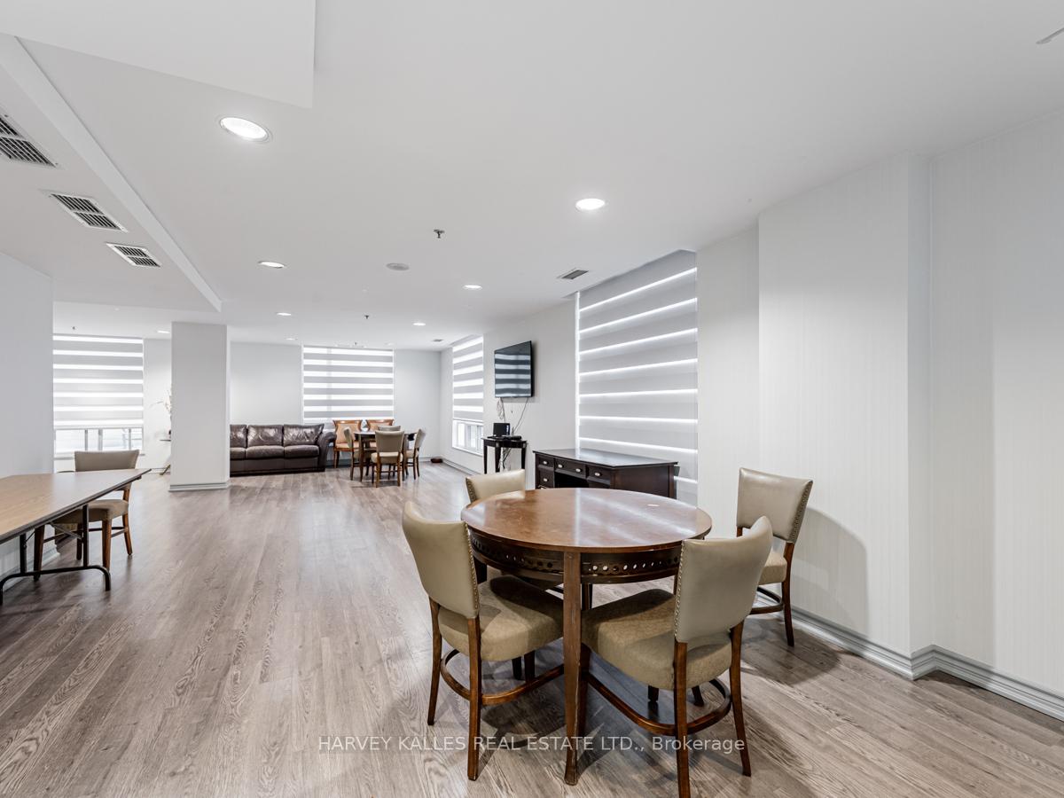 43 Eglinton Avenue E 1101