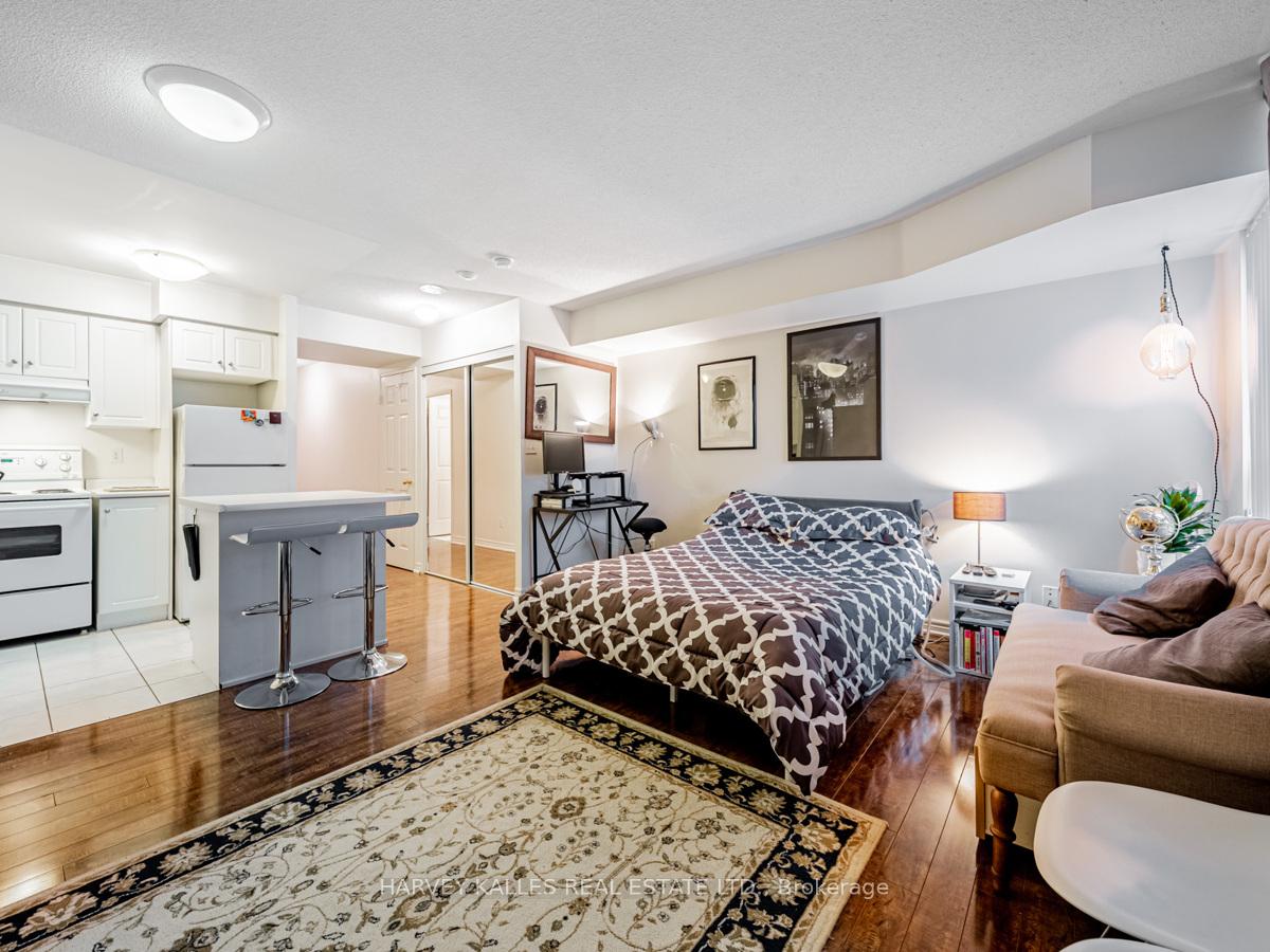 43 Eglinton Avenue E 1101