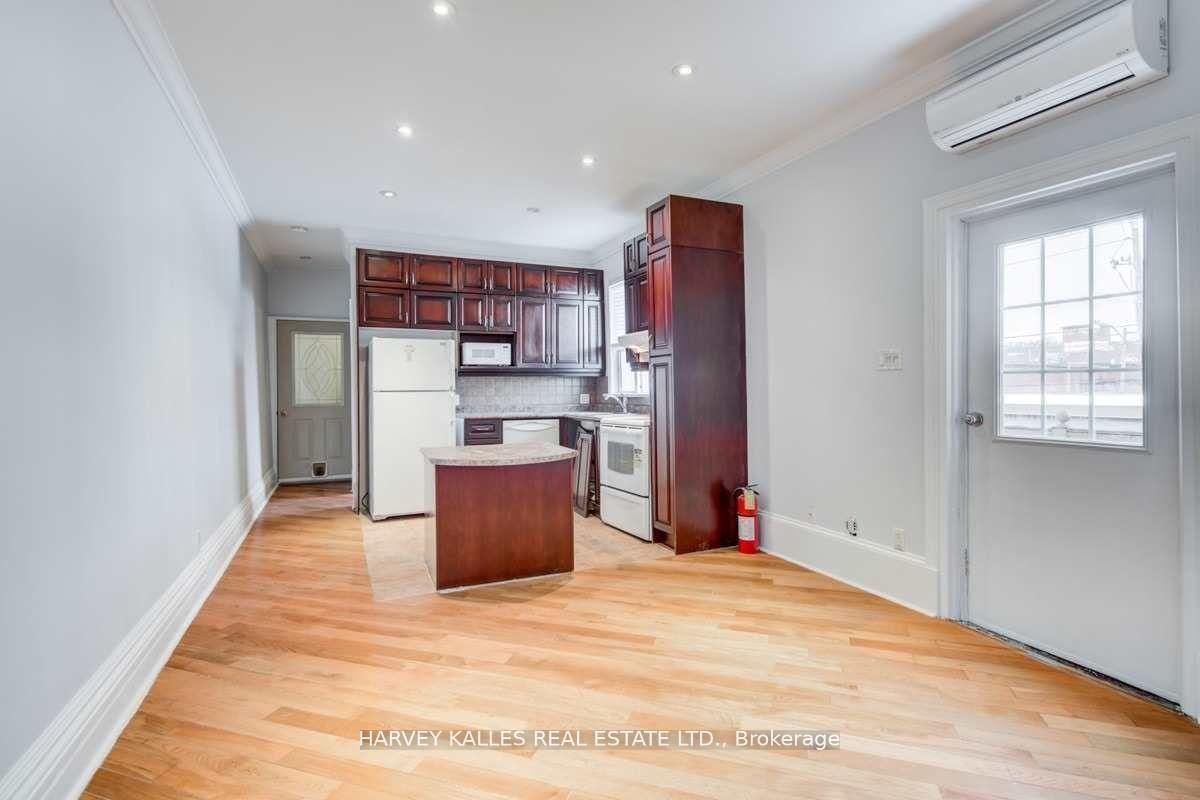 1098 Bathurst Street 2