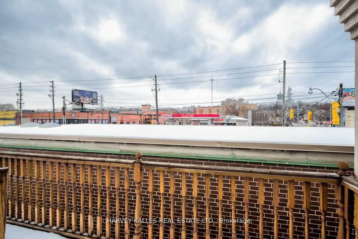 1098 Bathurst Street 2