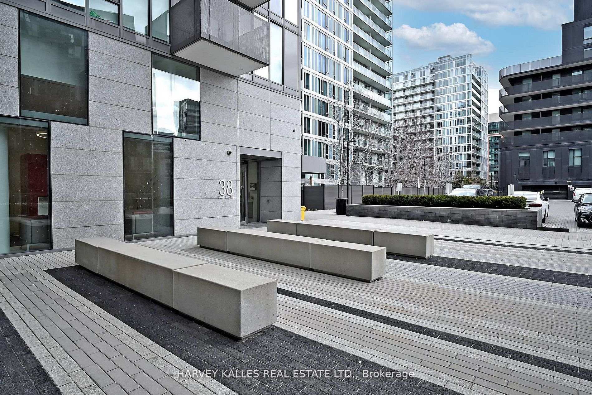 38 Monte Kwinter Court 1406