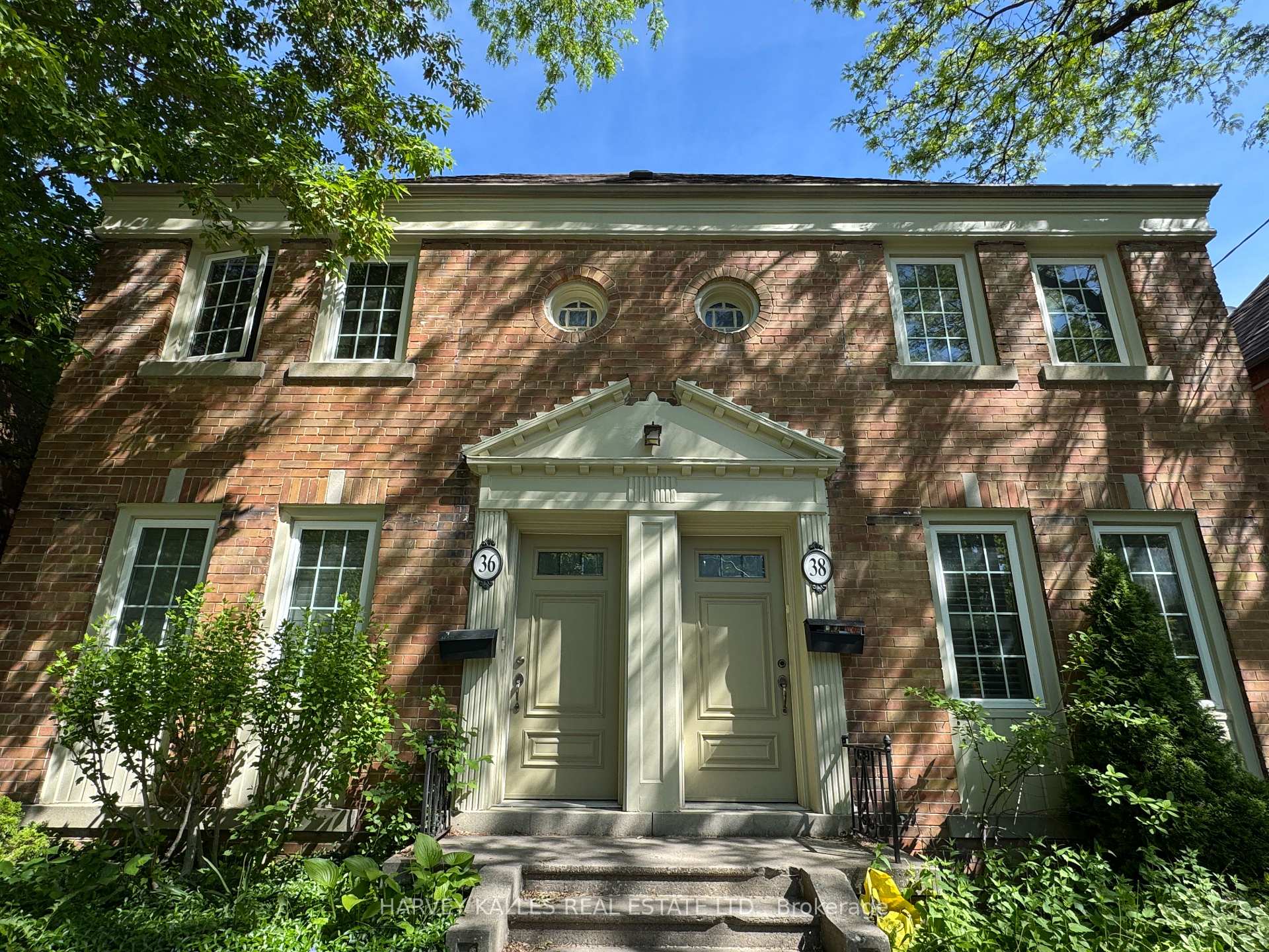 38 Strathgowan Avenue Upper