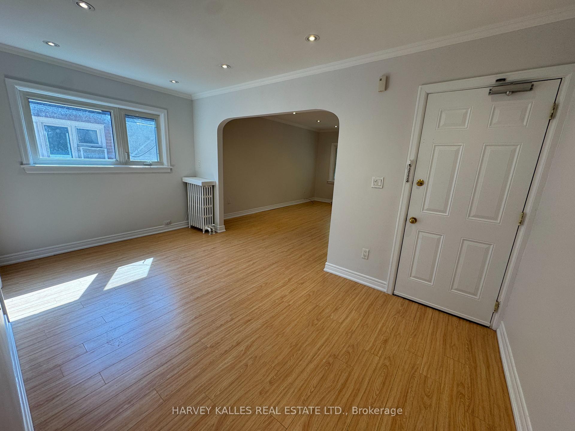 38 Strathgowan Avenue Upper