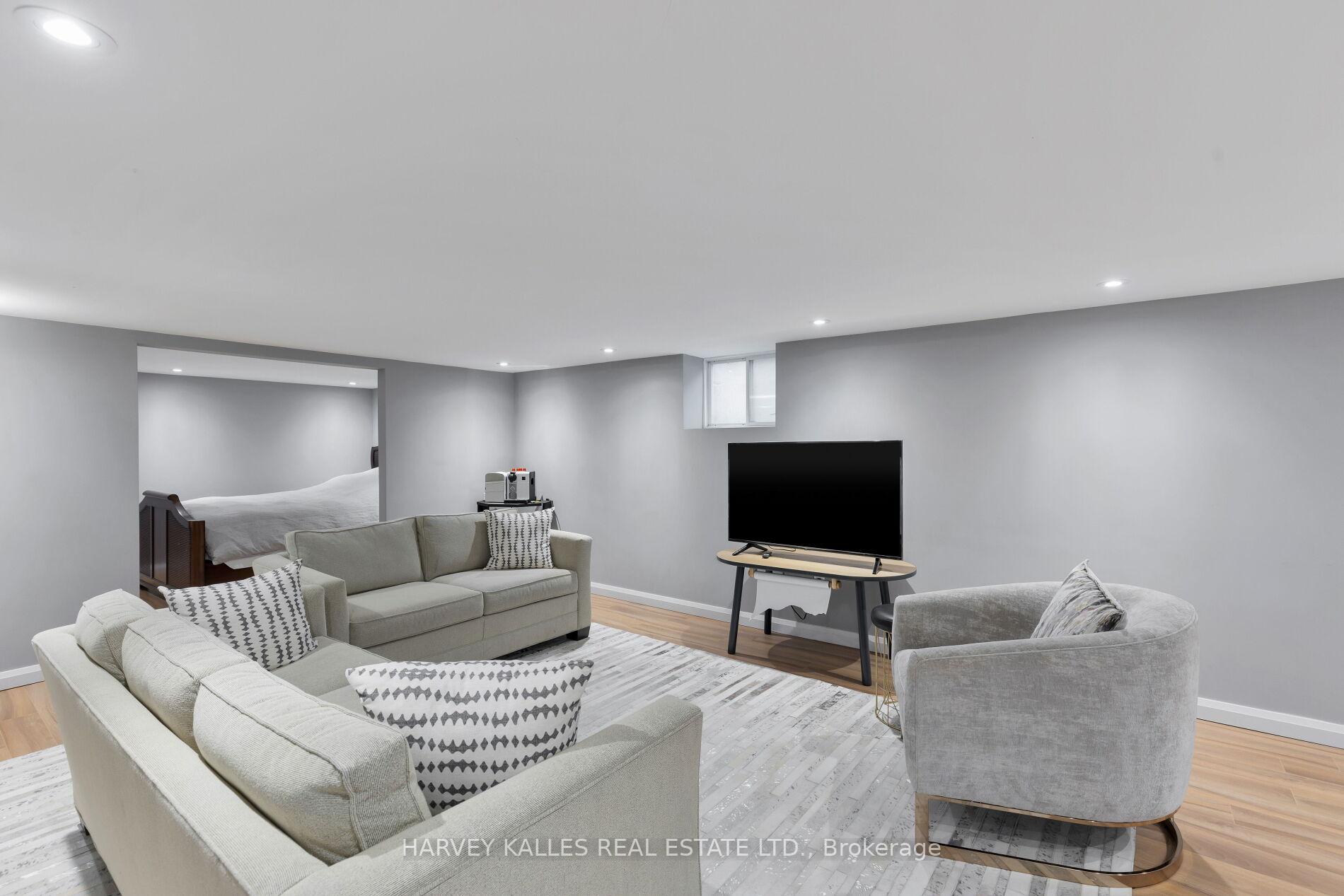 470 Russell Hill Road