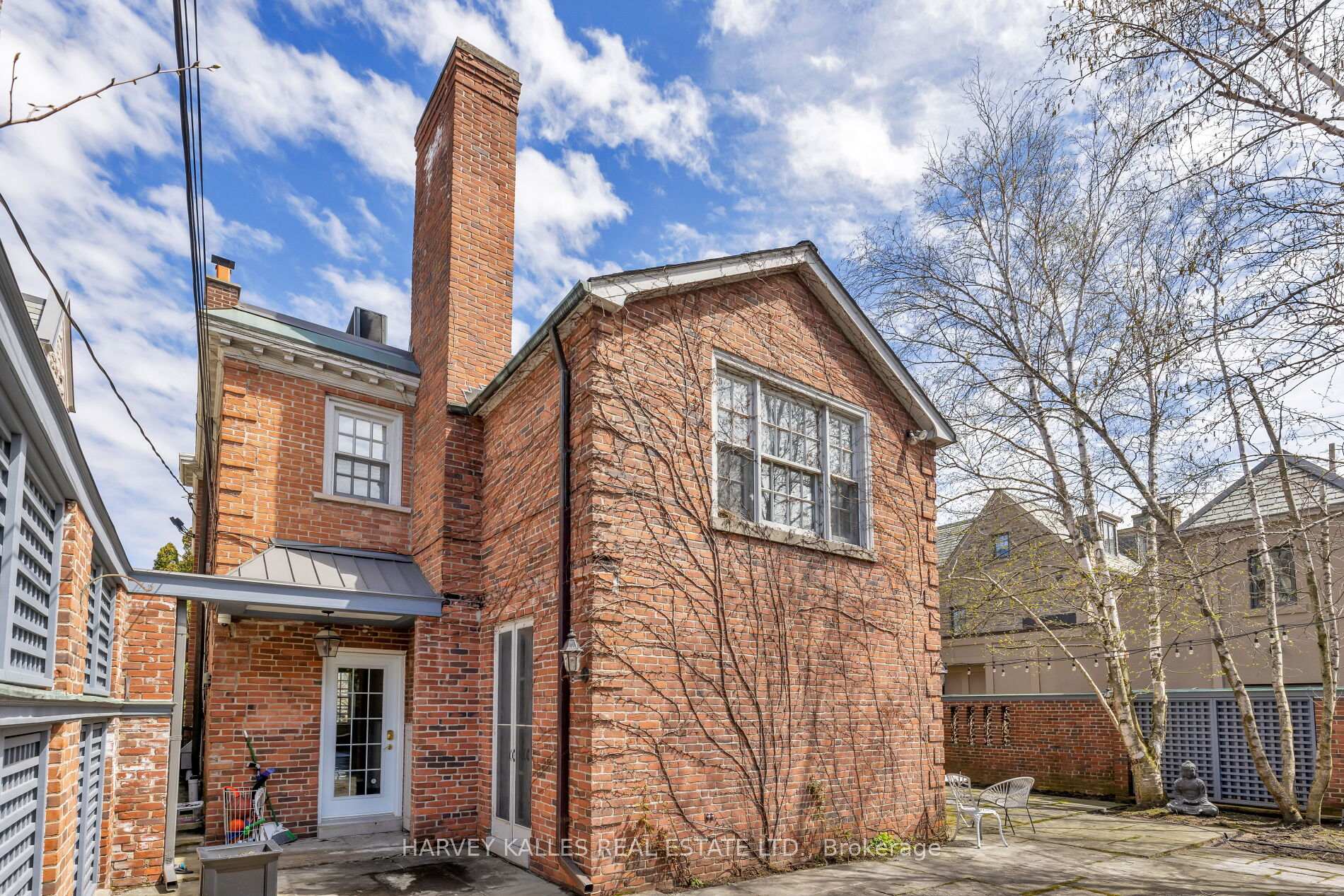 470 Russell Hill Road