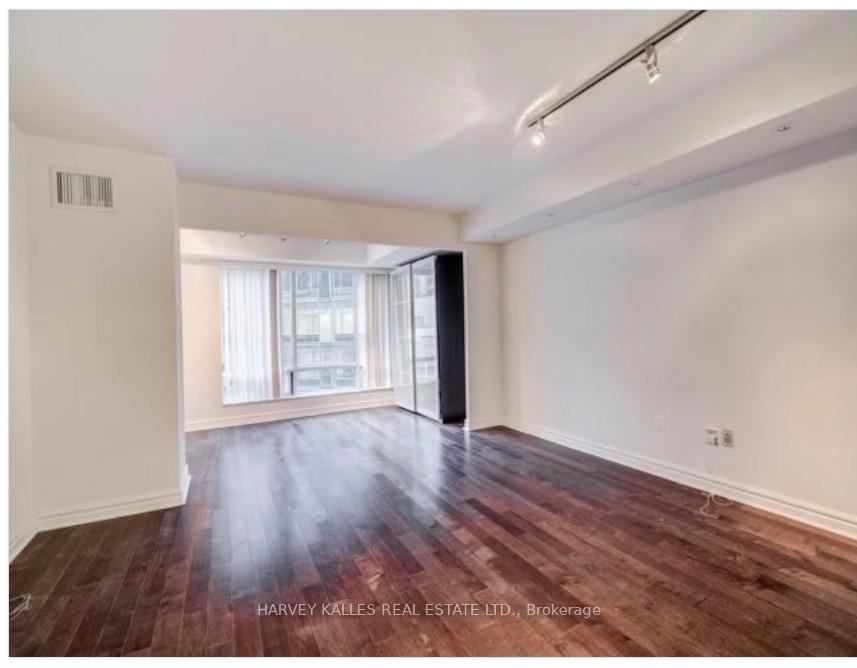 33 University Avenue 2101