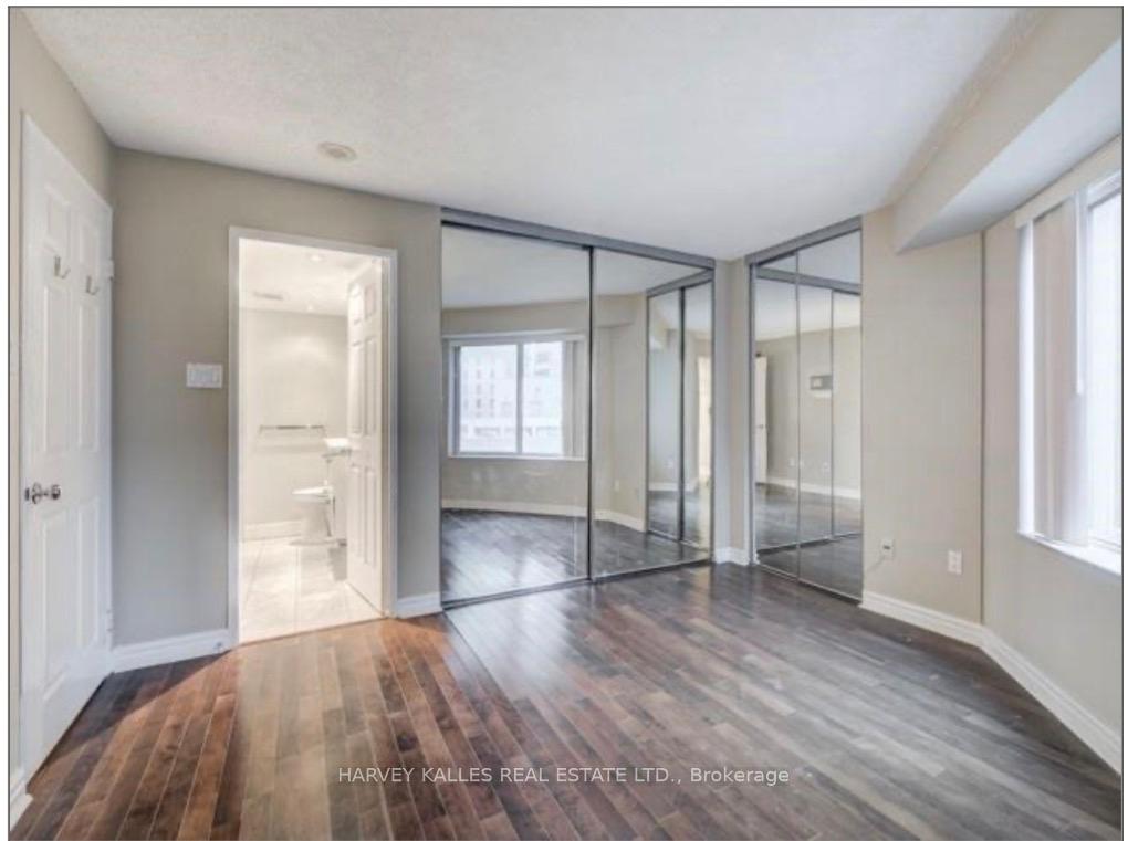 33 University Avenue 2101