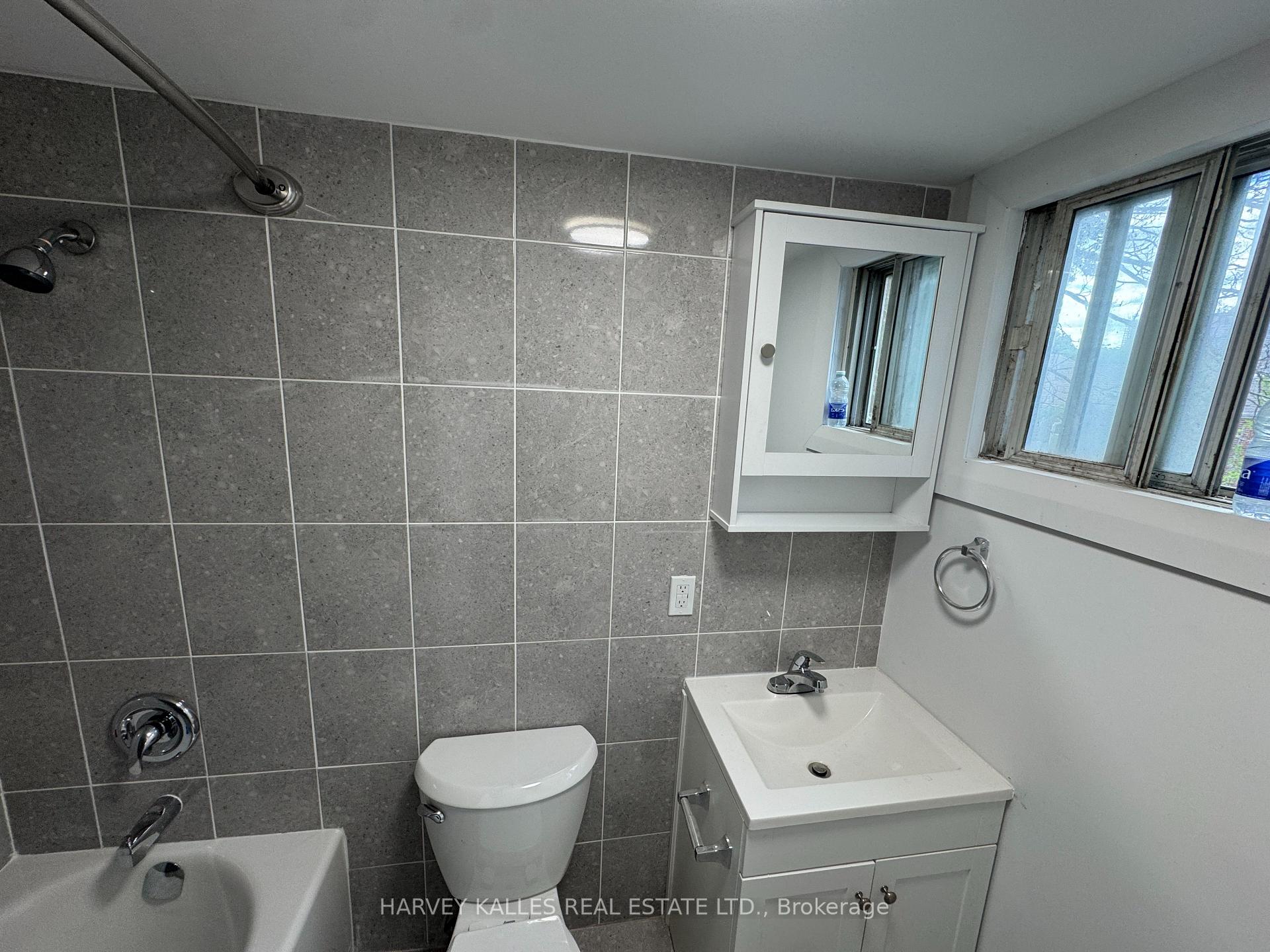 399 Dupont Street 304