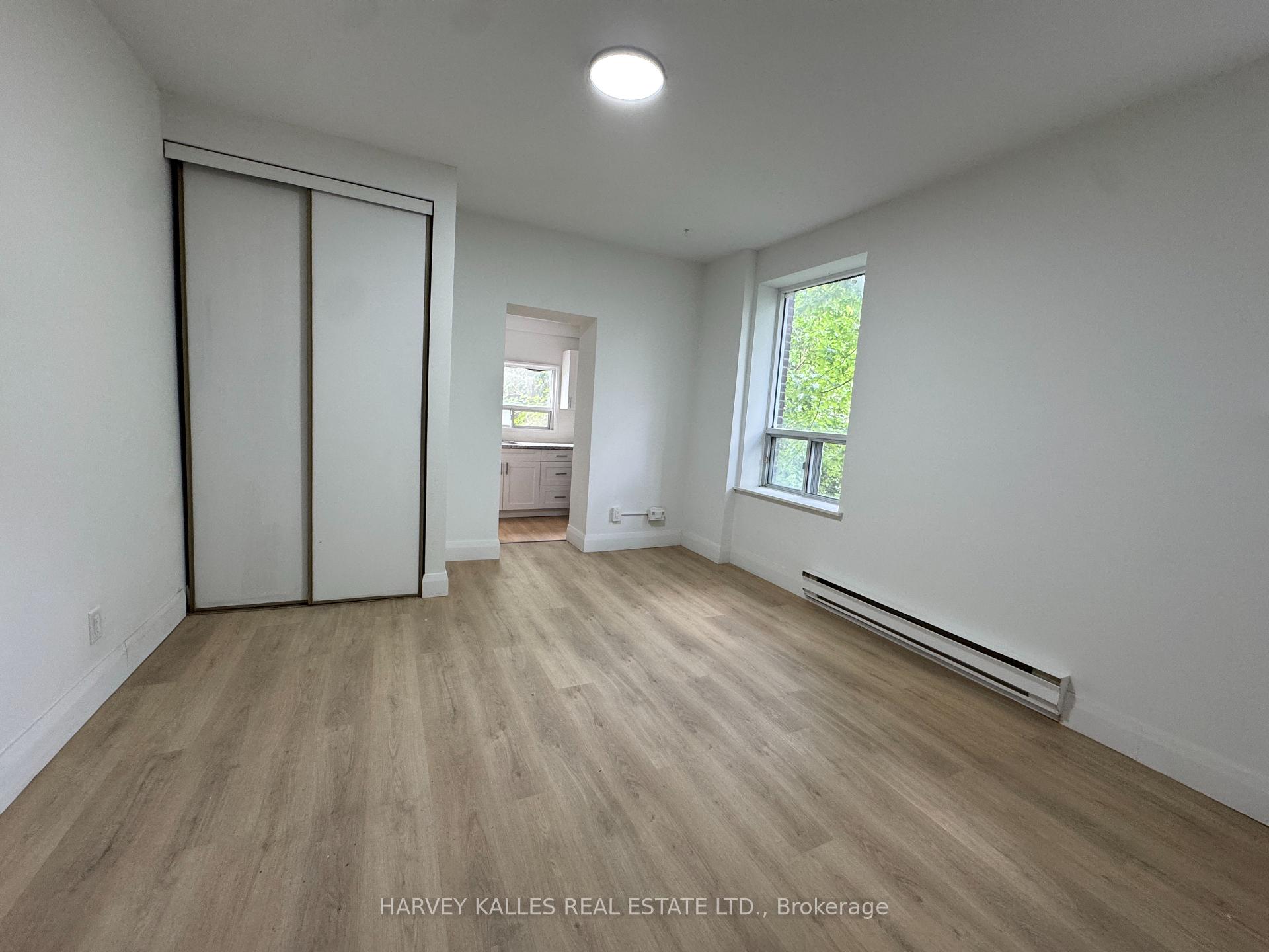 399 Dupont Street 304