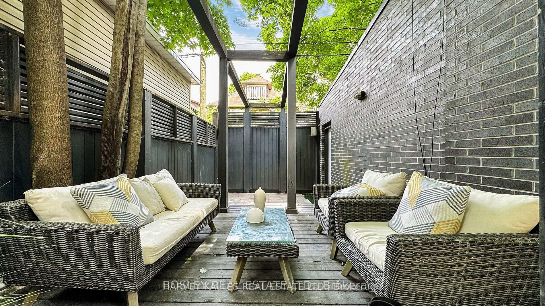 5 Braemar Avenue