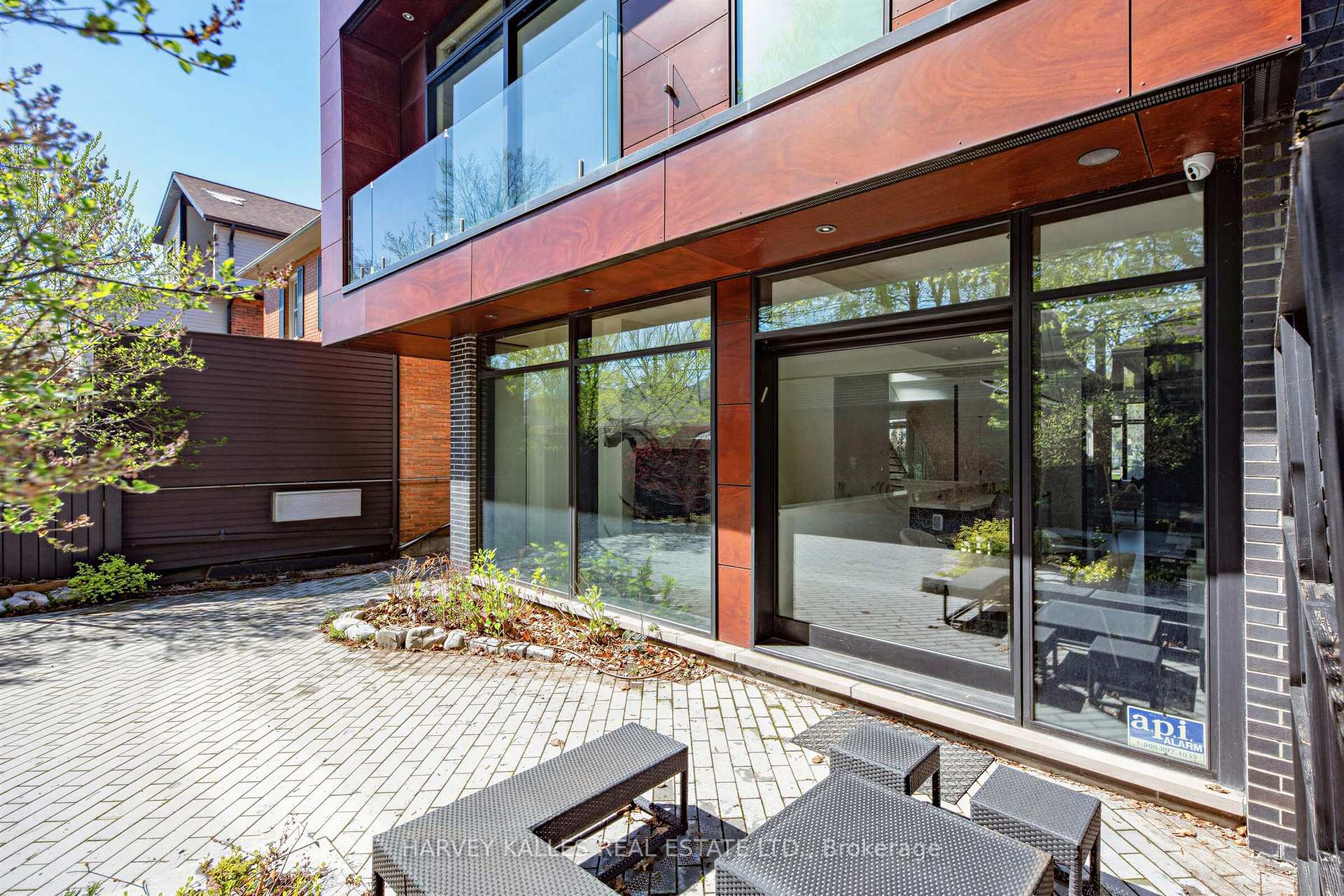 5 Braemar Avenue