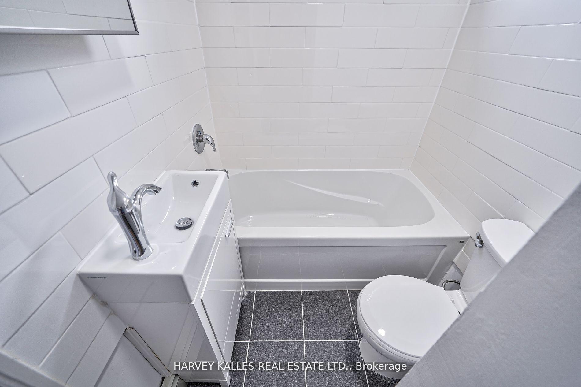 1046 Bathurst Street Unit 2