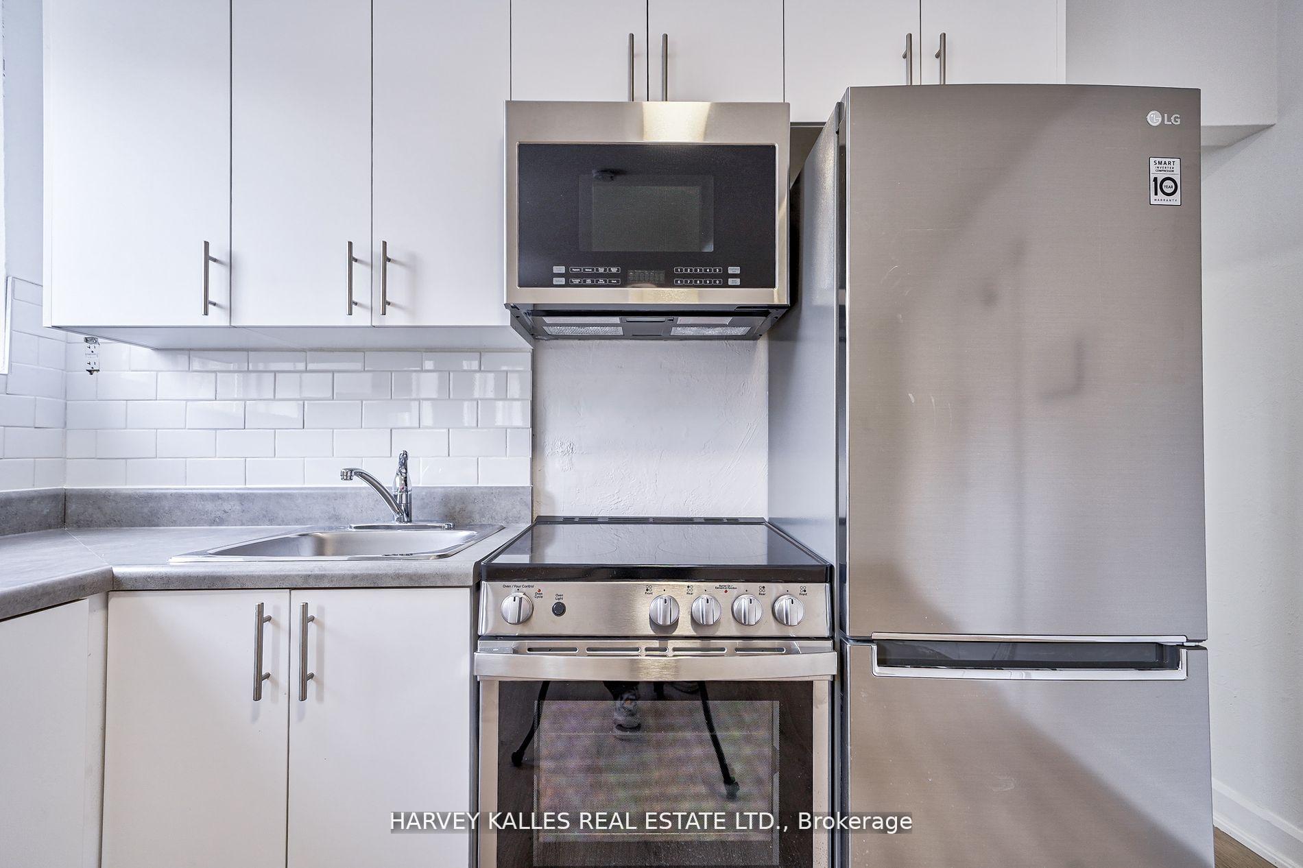 1046 Bathurst Street Unit 2