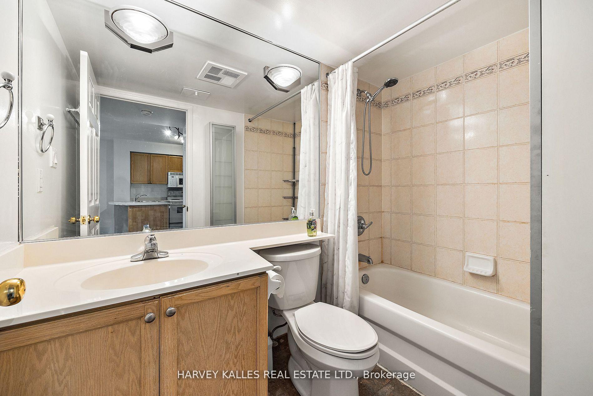 109 Front Street E 512