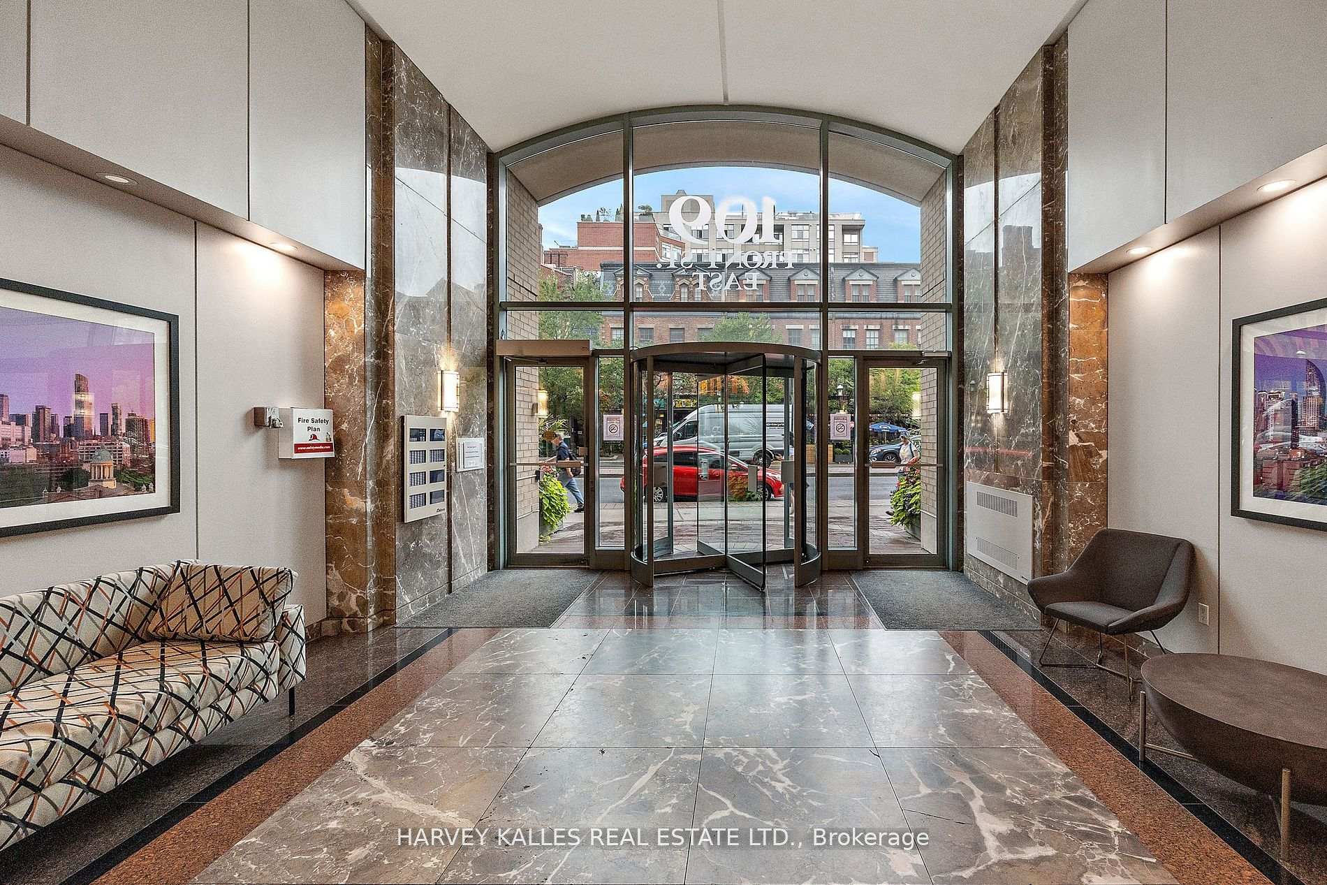109 Front Street E 512