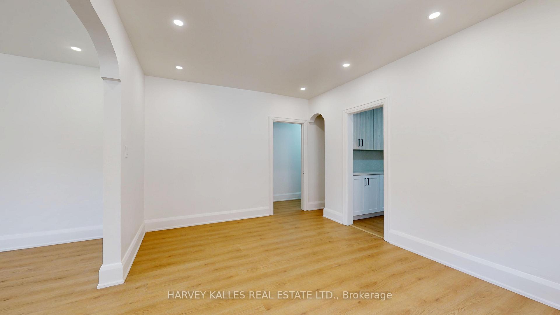 1216 Avenue Road 1